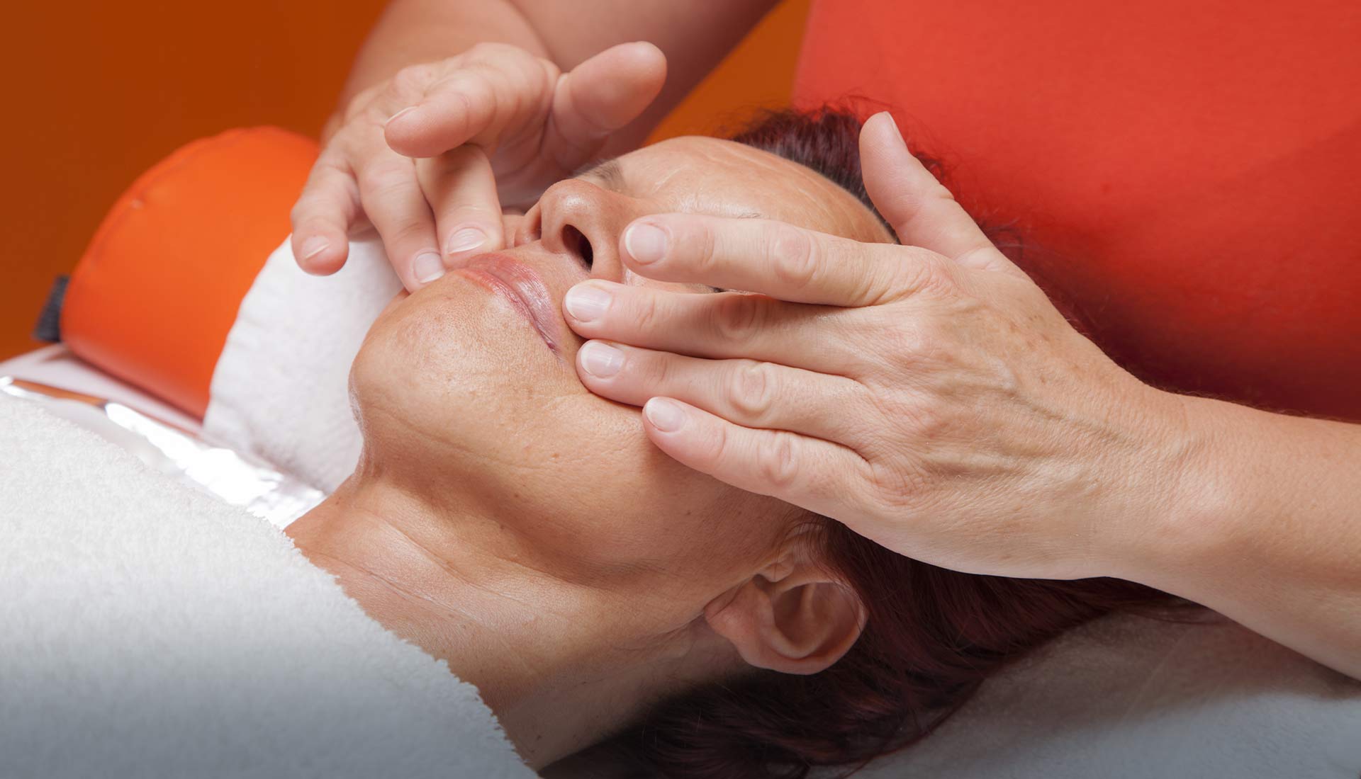 Header Massage Lymphatic-Drainage